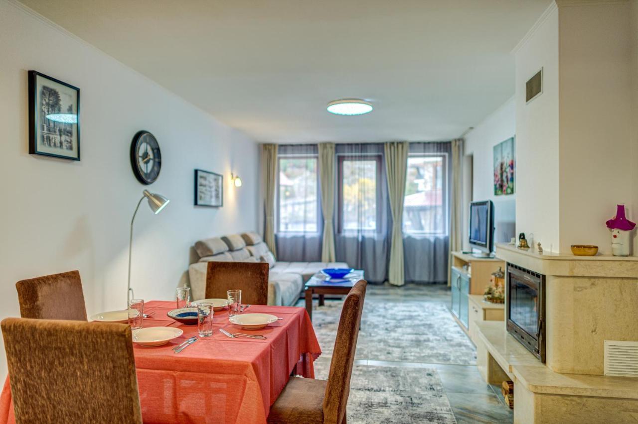 Bright And Spacious 2-Bdr Apartment With Balcony By Flat Mаnager Παμπόροβο Εξωτερικό φωτογραφία