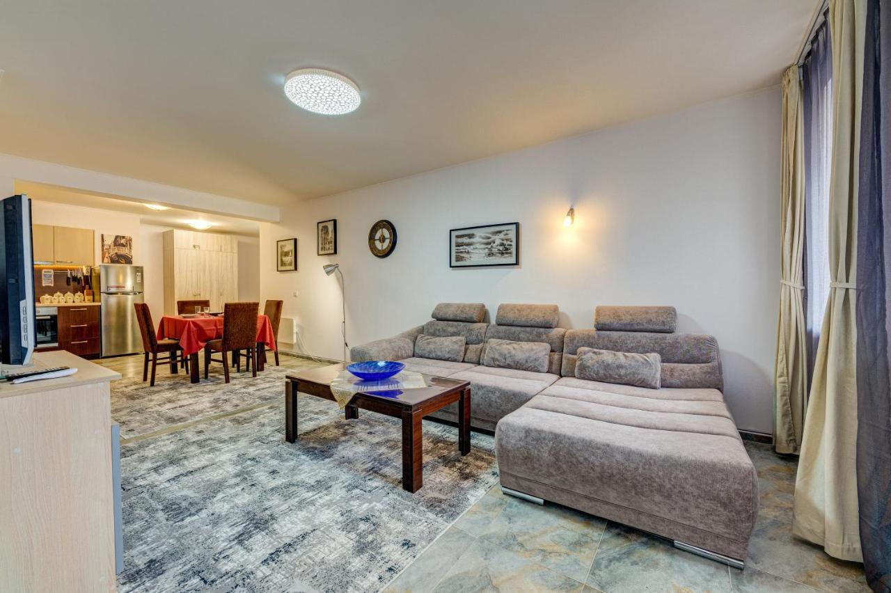 Bright And Spacious 2-Bdr Apartment With Balcony By Flat Mаnager Παμπόροβο Εξωτερικό φωτογραφία