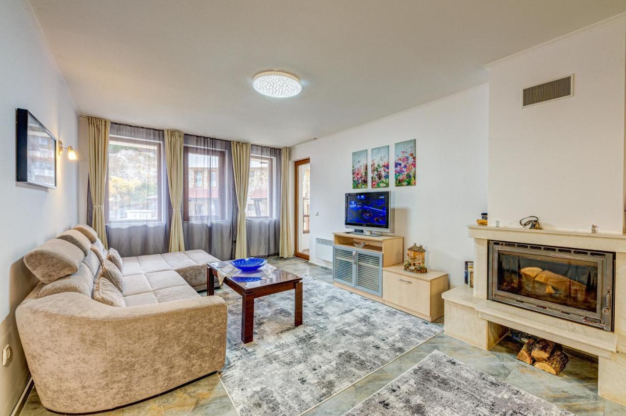 Bright And Spacious 2-Bdr Apartment With Balcony By Flat Mаnager Παμπόροβο Εξωτερικό φωτογραφία