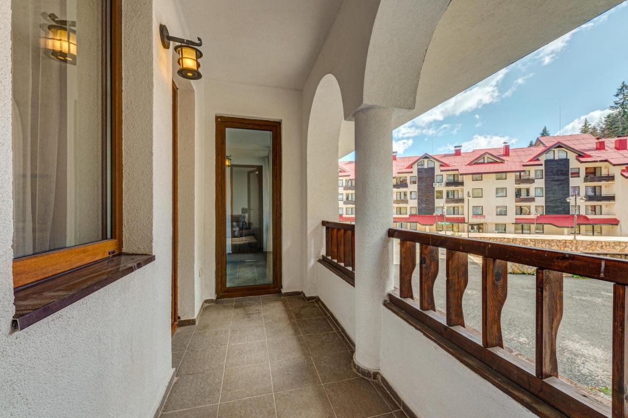 Bright And Spacious 2-Bdr Apartment With Balcony By Flat Mаnager Παμπόροβο Εξωτερικό φωτογραφία